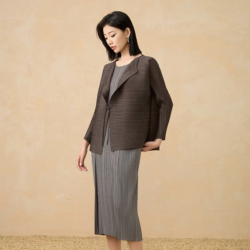 Women's Pleated Lightweight Outerwear Jacket (4).jpg