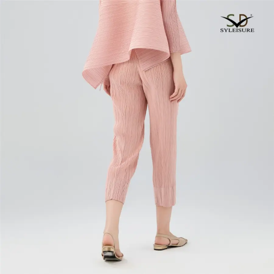 Women's Pleated Cropped Pants (4).jpg