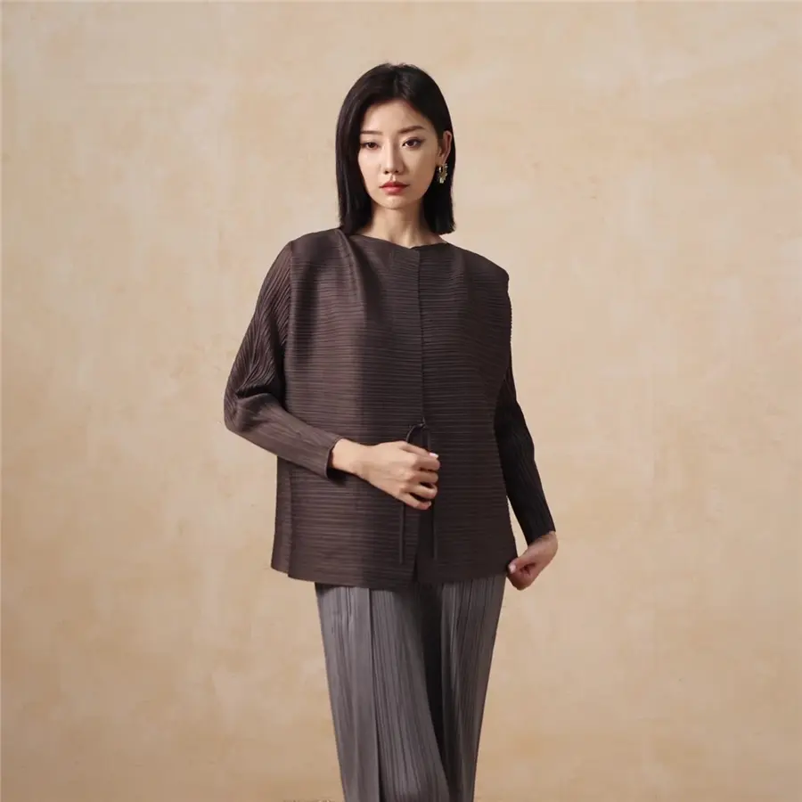 Women's Pleated Lightweight Outerwear...