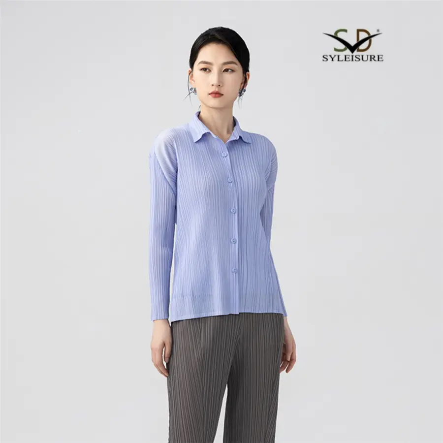 Women's Pleated Long - Sleeve Shirt (3).jpg
