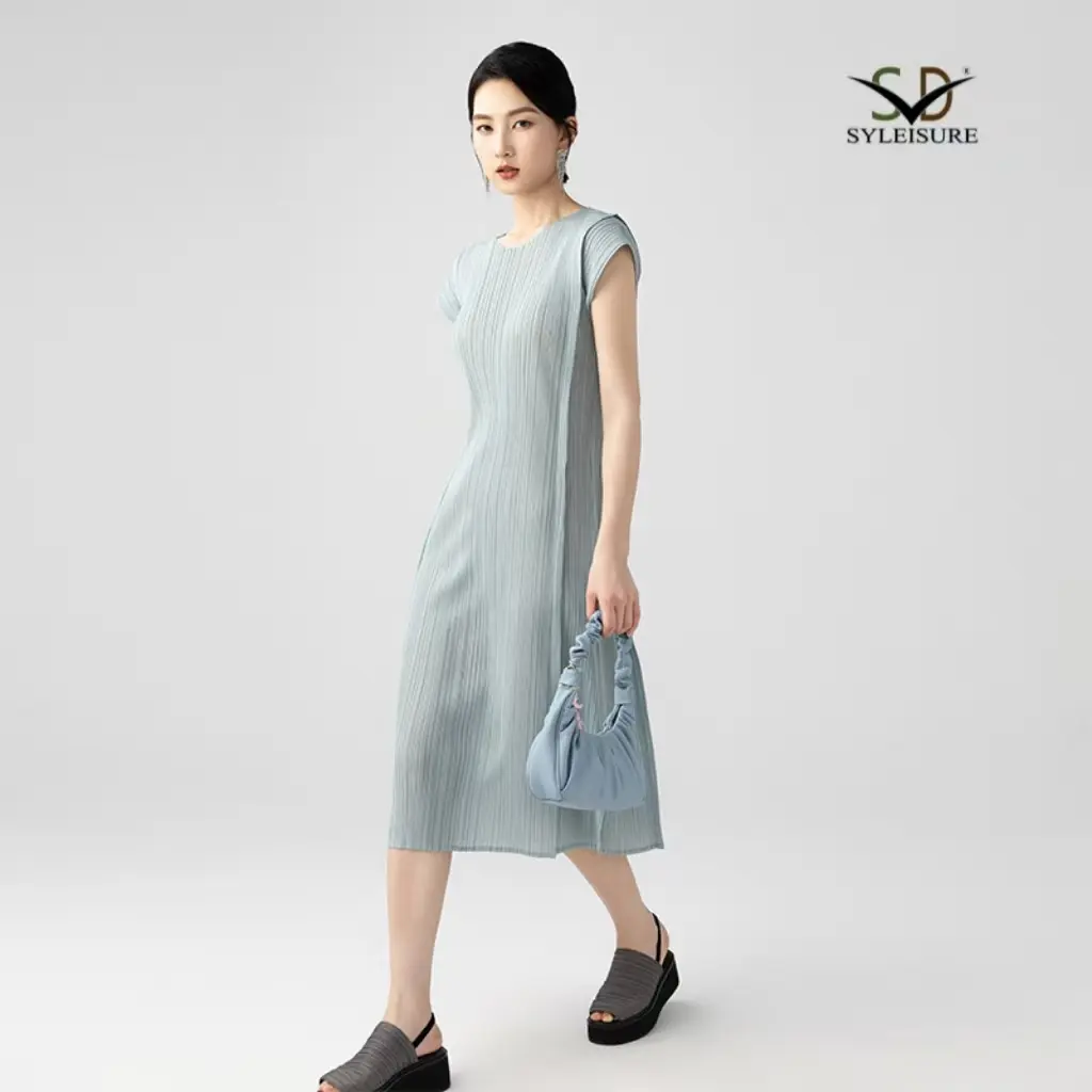 Women's Short - Sleeve Pleated Midi D...