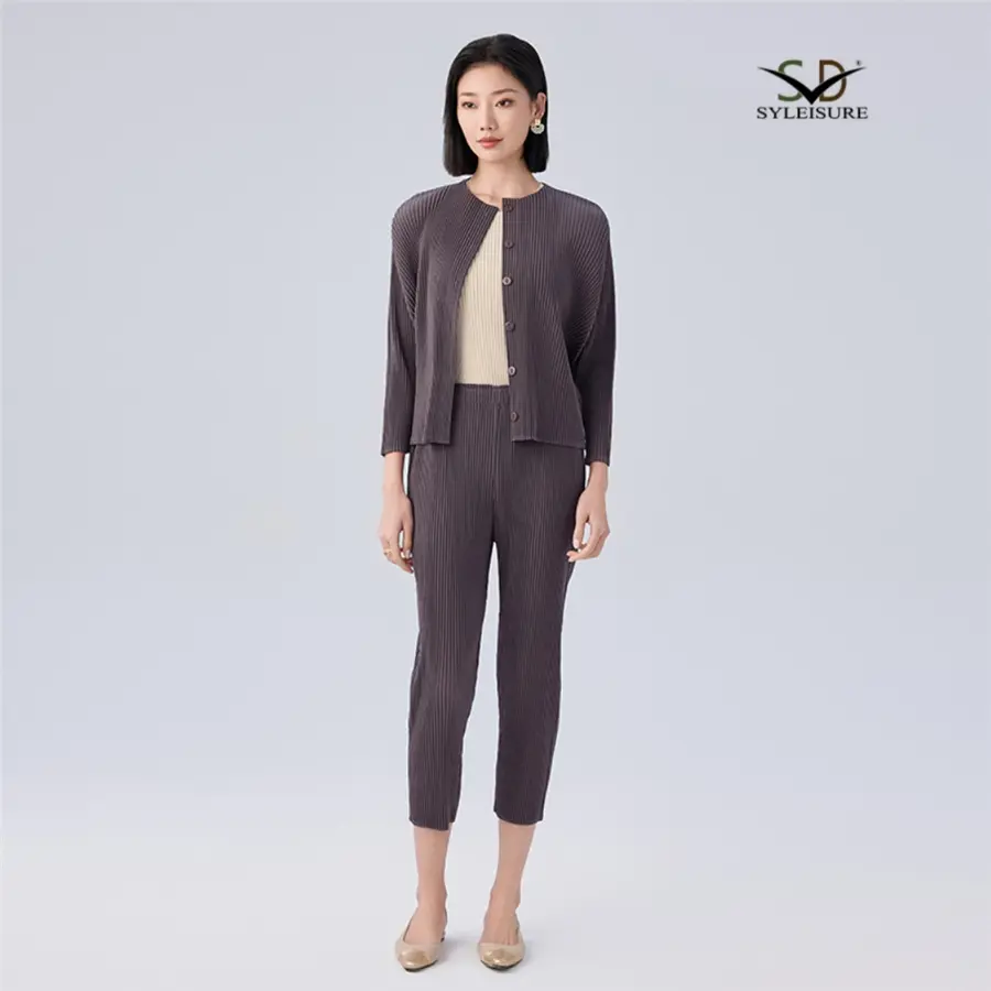 Women's Round Neck Three - Quarter Sl...