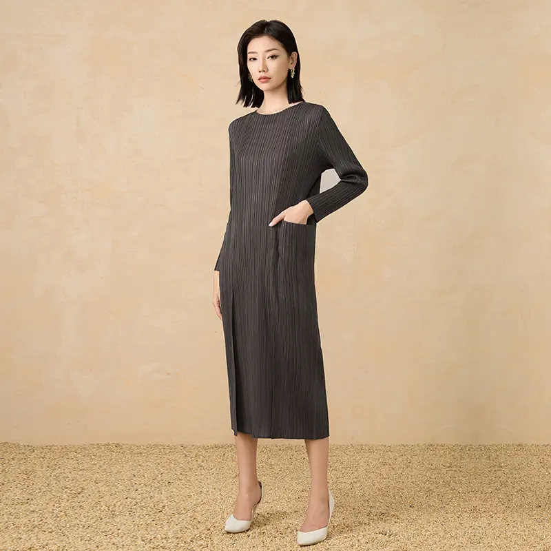 Minimalist Pleated Long Sleeve Midi Dress (4).jpg