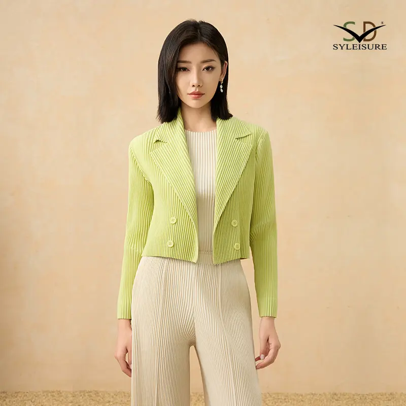 Women's Pleated Cropped Blazer