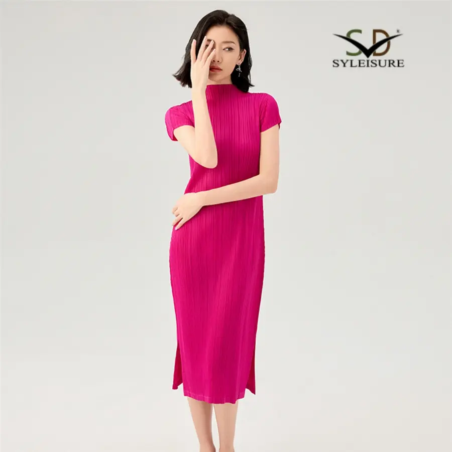 Women's Mock Neck Short Sleeve Pleate...