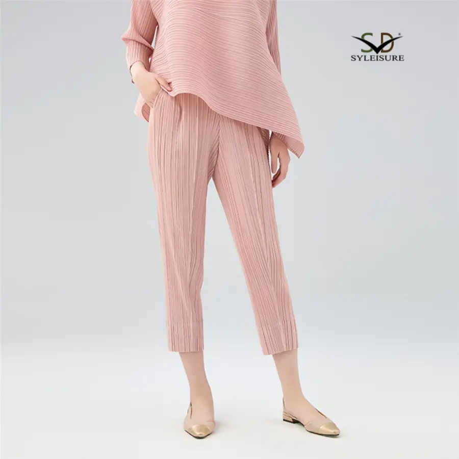 Women's Pleated Cropped Pants (3).jpg