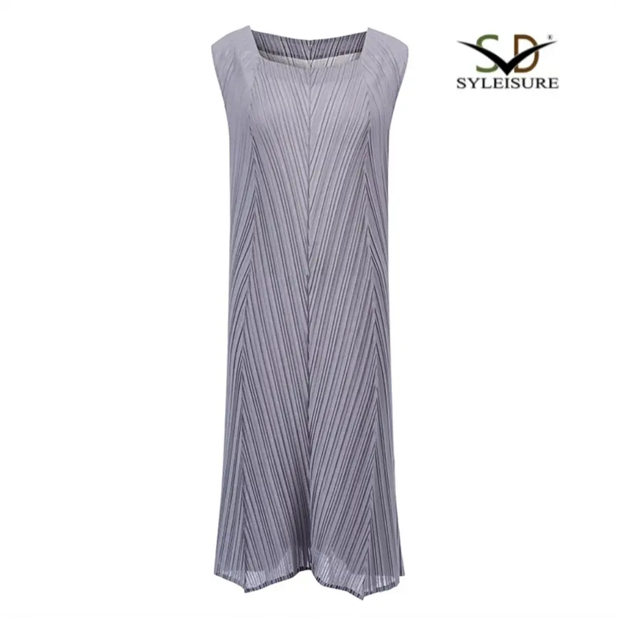 Sleeveless Lightweight Midi Dress (3).jpg