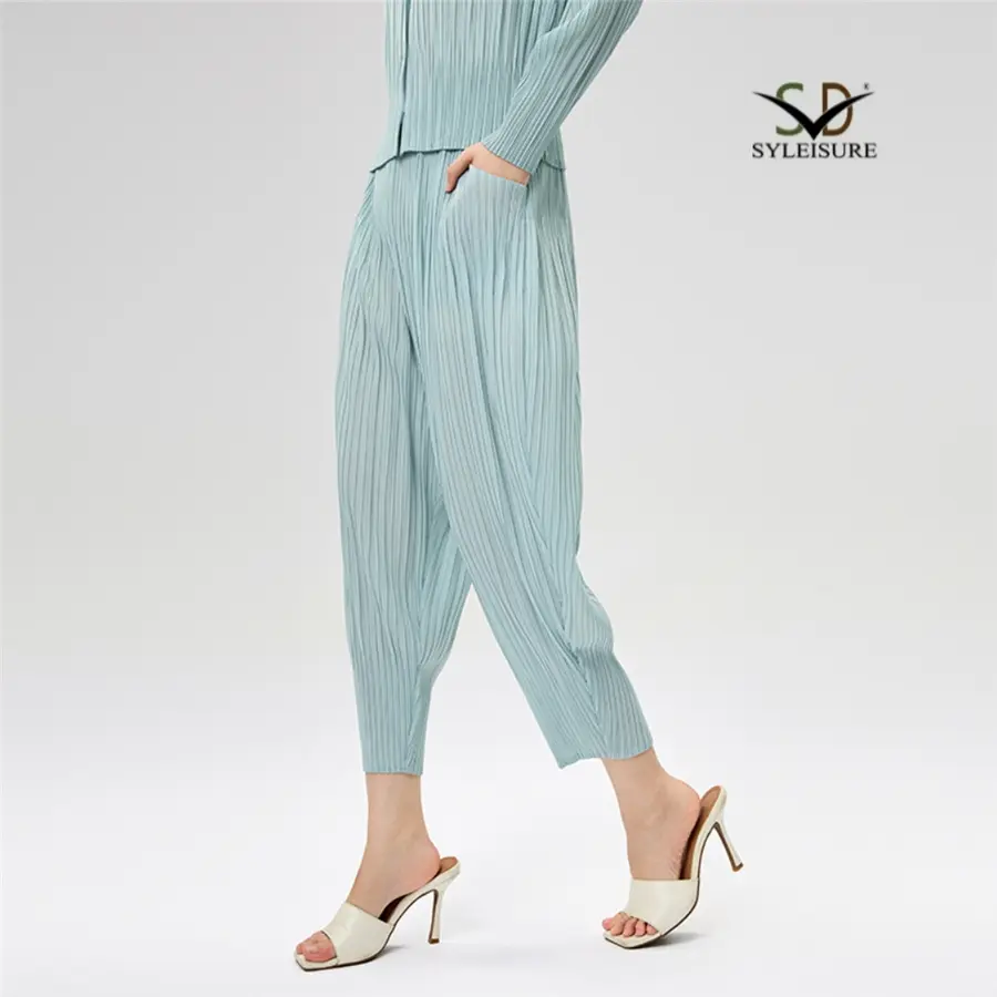 Women's Pleated Harem Pants (4).jpg