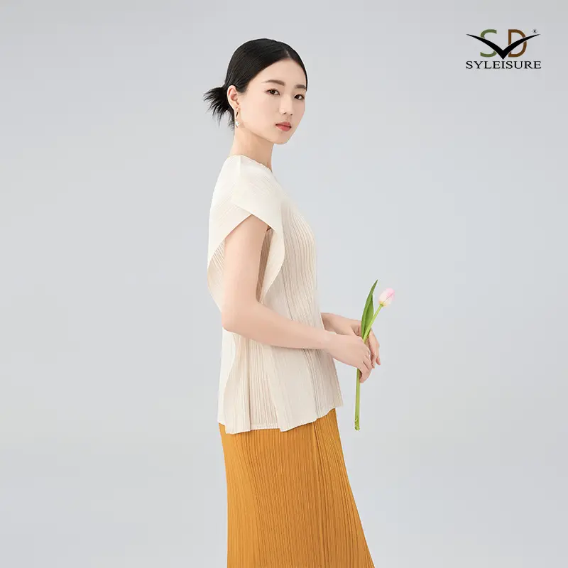 Women's Pleated Short - Sleeve Top (3).jpg