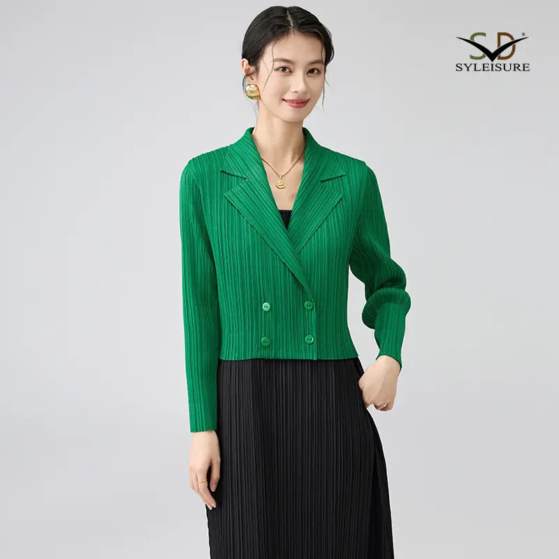 Women's Pleated Cropped Blazer