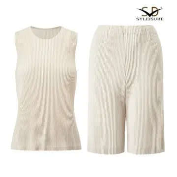 Women's Round Neck Sleeveless Pleated...