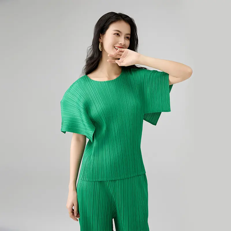 Women's Pleated Two-Piece Set – Short...