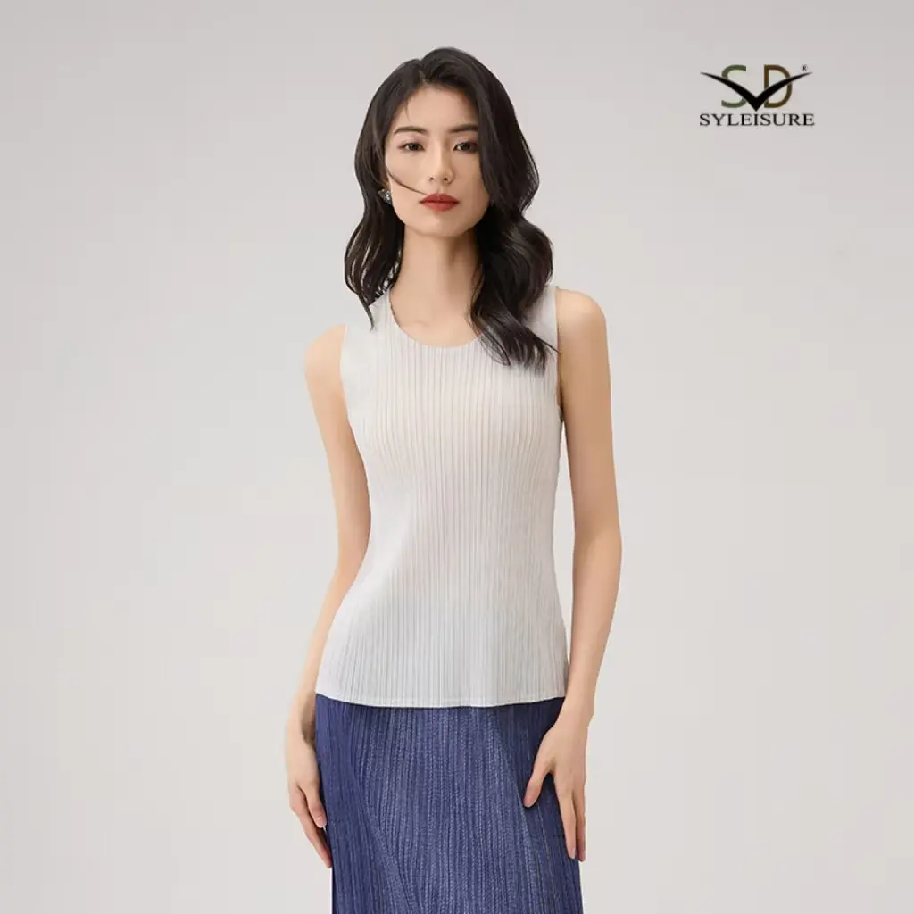 Women's Pleated Sleeveless Top (4).jpg