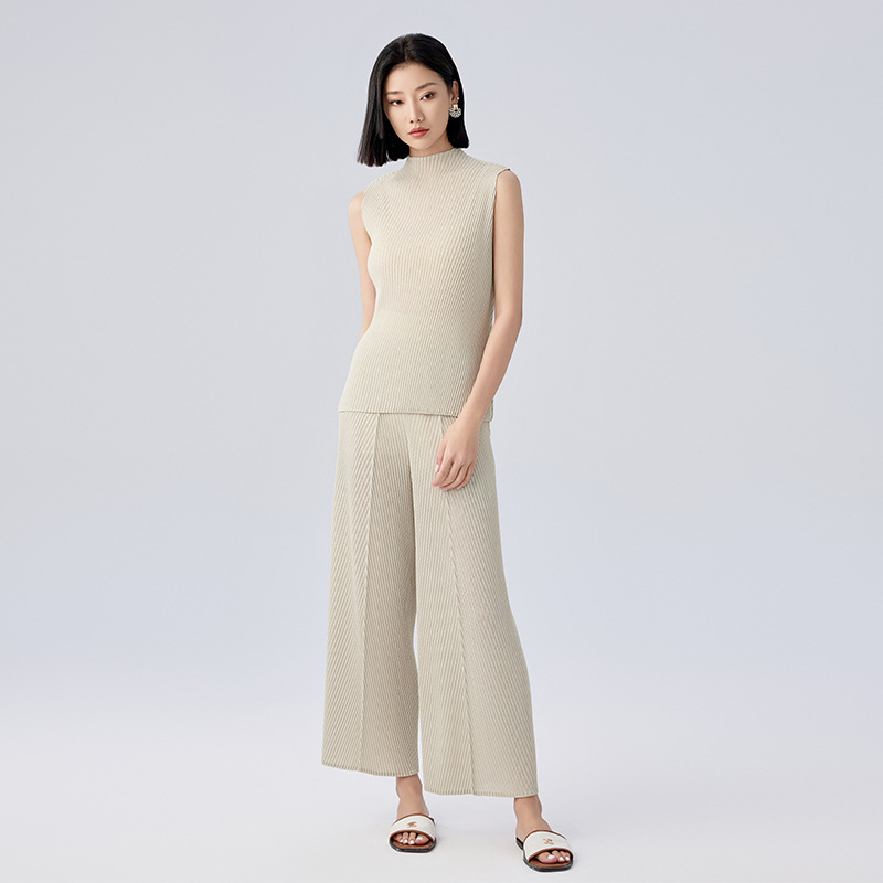 JXSY Leisure Unveils “Soft Geometry” — The New Era of Minimalist Pleated Fashion