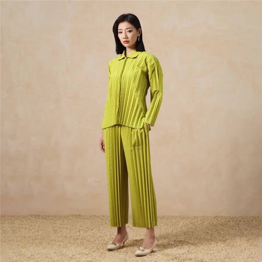 Women's Pleated Two-Piece Set – Shirt...