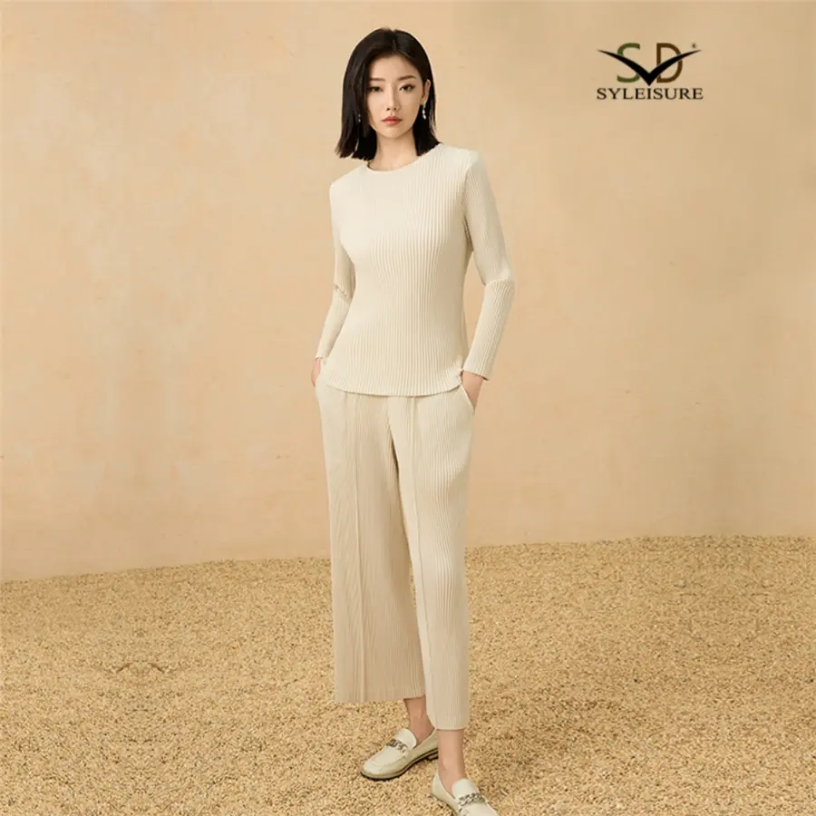 Women's Round Neck Long Sleeve Pleate...