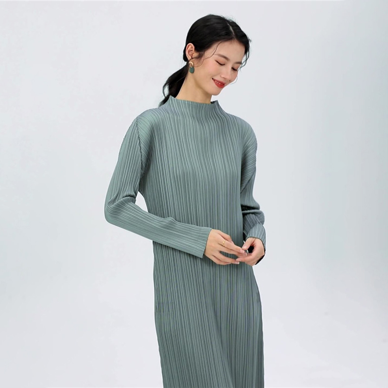 Elegant Pleated Long Sleeve Midi Dress