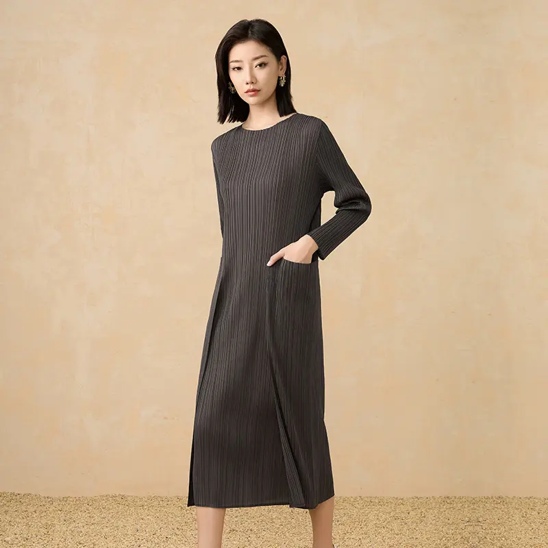 Minimalist Pleated Long Sleeve Midi D...