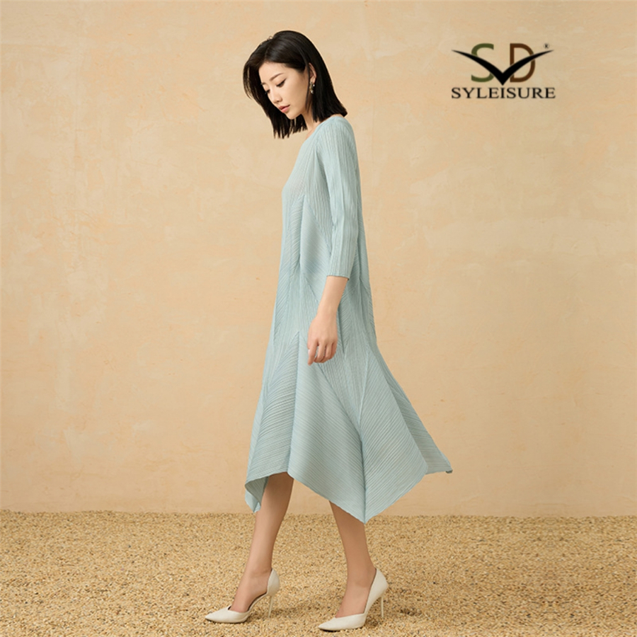 Sleeveless Lightweight Midi Dress (4).jpg