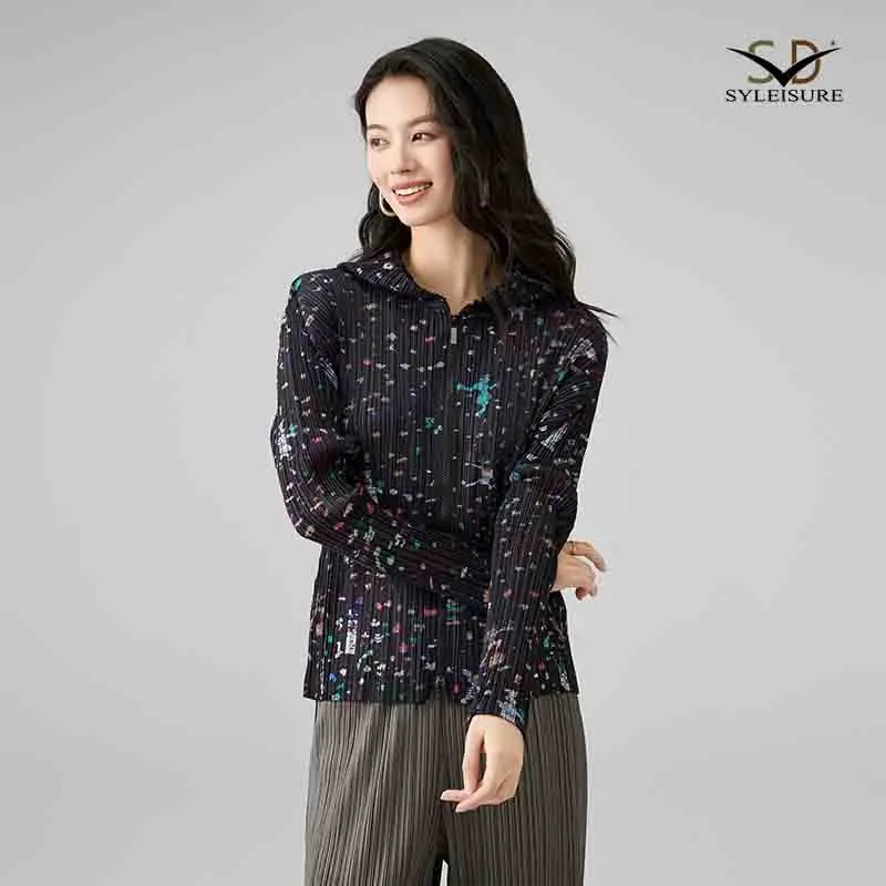 Women's Pleated Printed Hooded Jacket (3).jpg