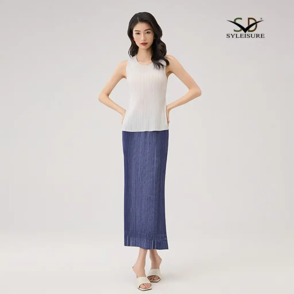 Women's Pleated Sleeveless Top (3).jpg