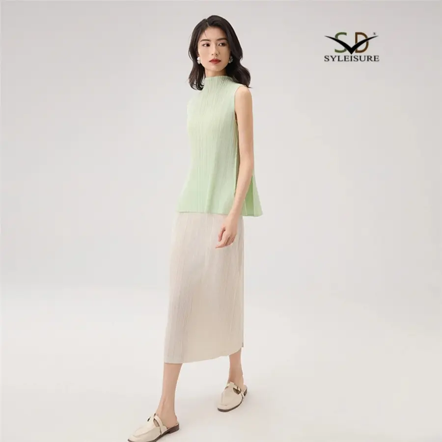 Women's Pleated Midi Skirt (3).jpg