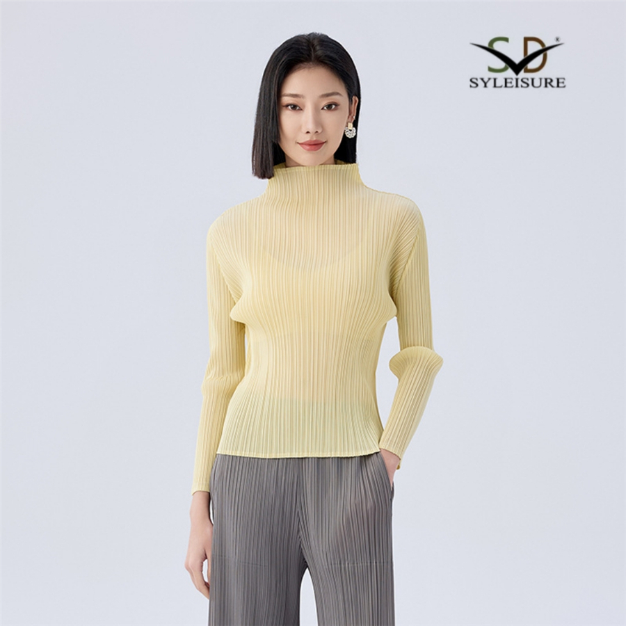 Women's Turtleneck Long Sleeve Pleate...