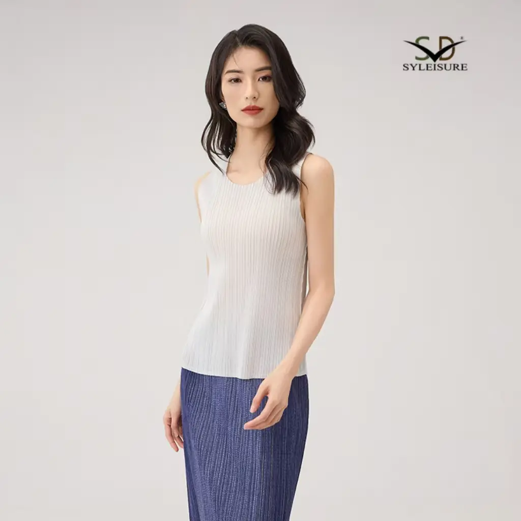 Women's Pleated Sleeveless Top