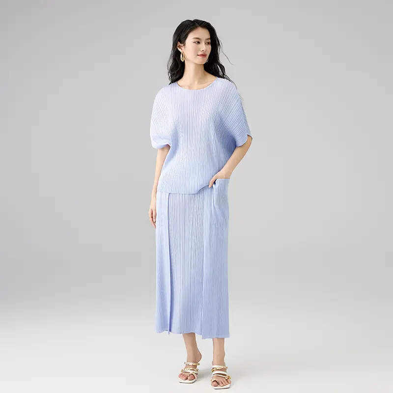 Elegant Pleated Two-Piece Skirt Set for Women (3).jpg