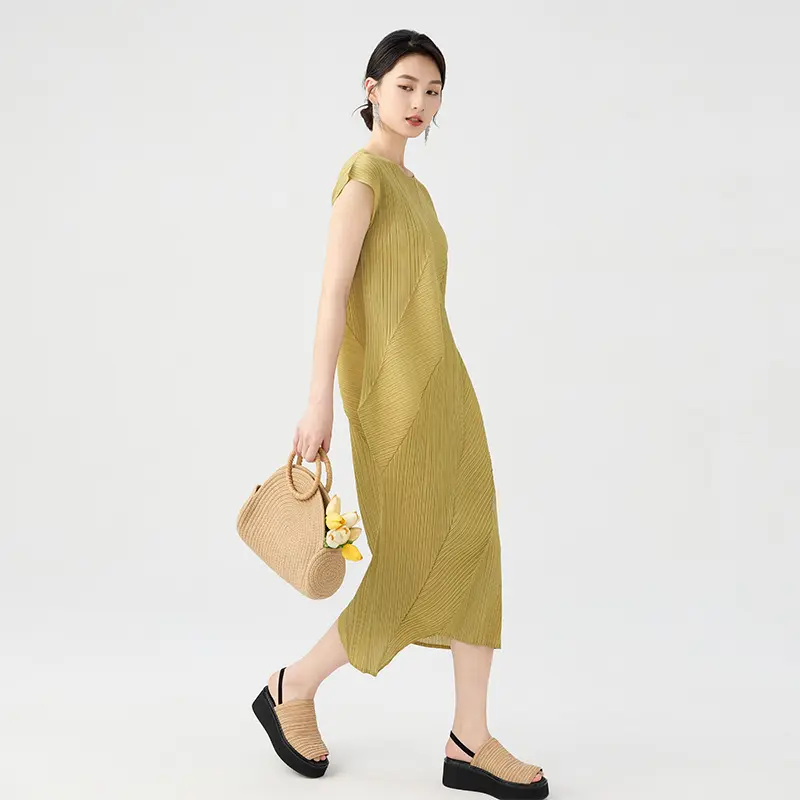 JXSY Leisure Unveils Next-Generation Pleated Dress Line, Driving a New Wave of Lightweight Fashion for Global Buyers