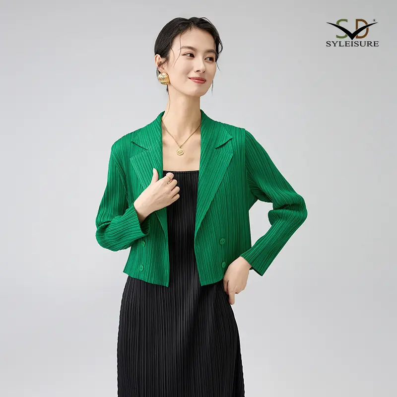 Women's Pleated Cropped Blazer (3).jpg