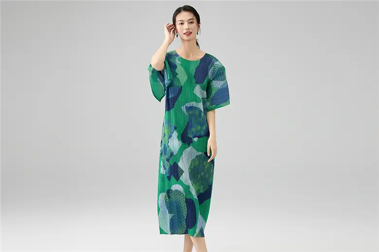 Women's Pleated Midi Dress – Abstract Printed Short Sleeve Loose-Fit Dress